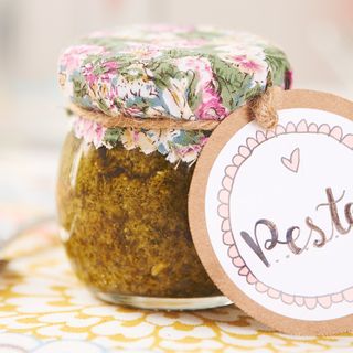 DIY sklenice s petrželovým pestem