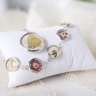 Designové šperky s epoxidovými nálepkami