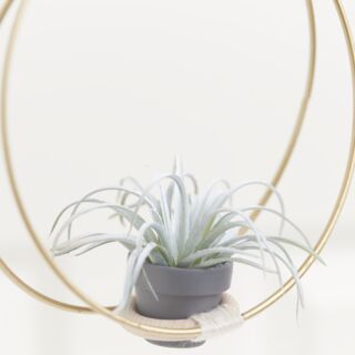 Kovový prsten s macramé