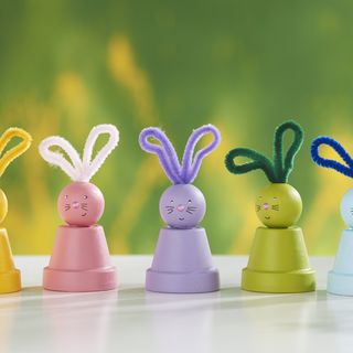 hasen aus terrakottatöpfen