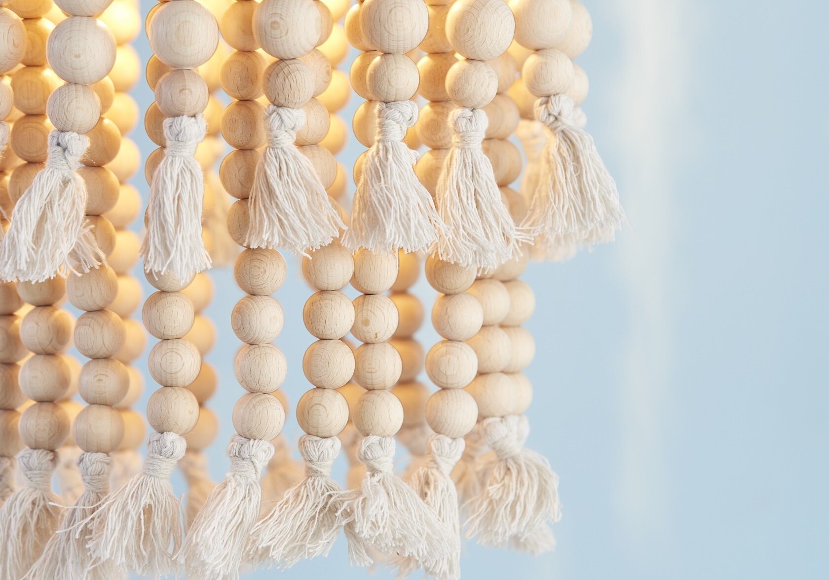 Quasten für Lampenschirm aus Holzkugeln selber machen