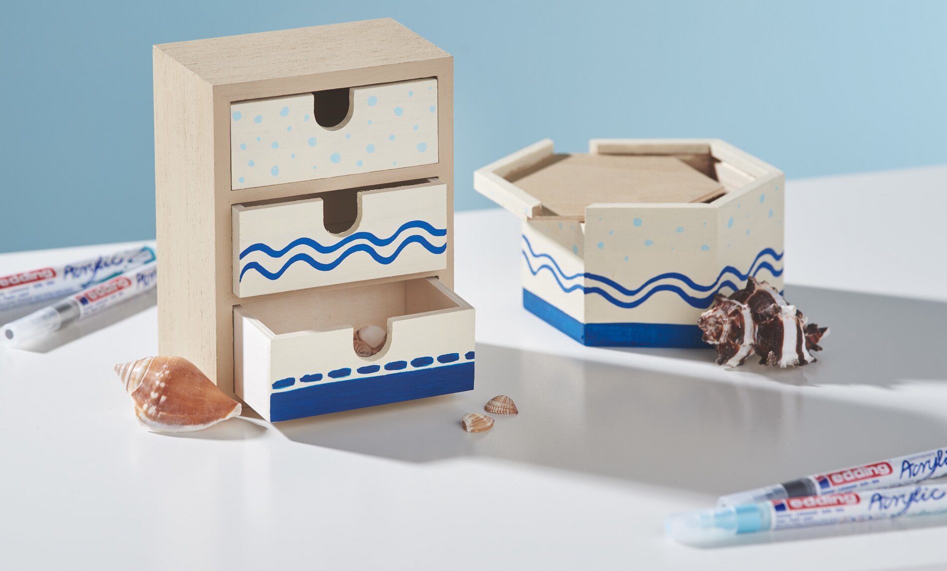 Painting with acrylic markers - storage box