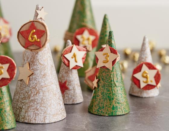 Selbstgebastelter Adventskalender aus Pappkegeln