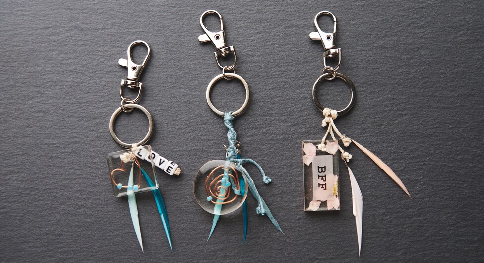 Personalisierte Schlüsselanhänger aus Gießharz