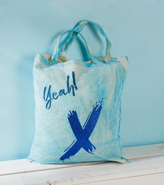 Taschen batiken mit der Cold-Dye Technik