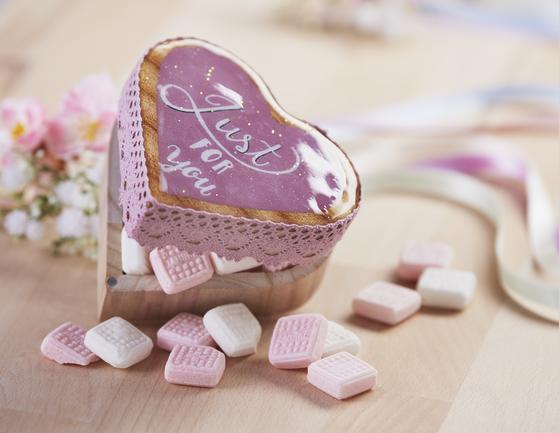 Holzkästchen mit Kunstharzglasur