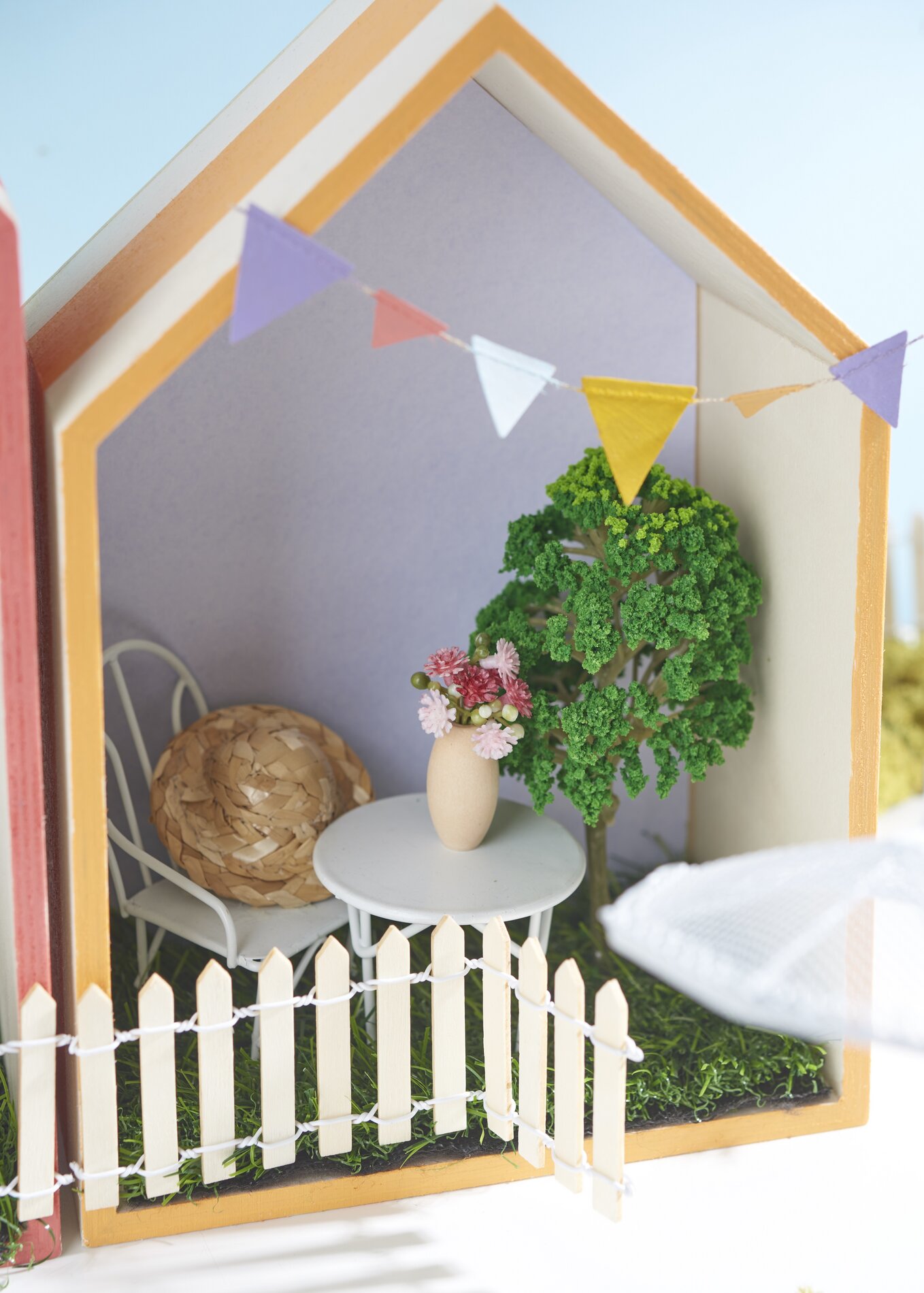 wichteltür im holzregal