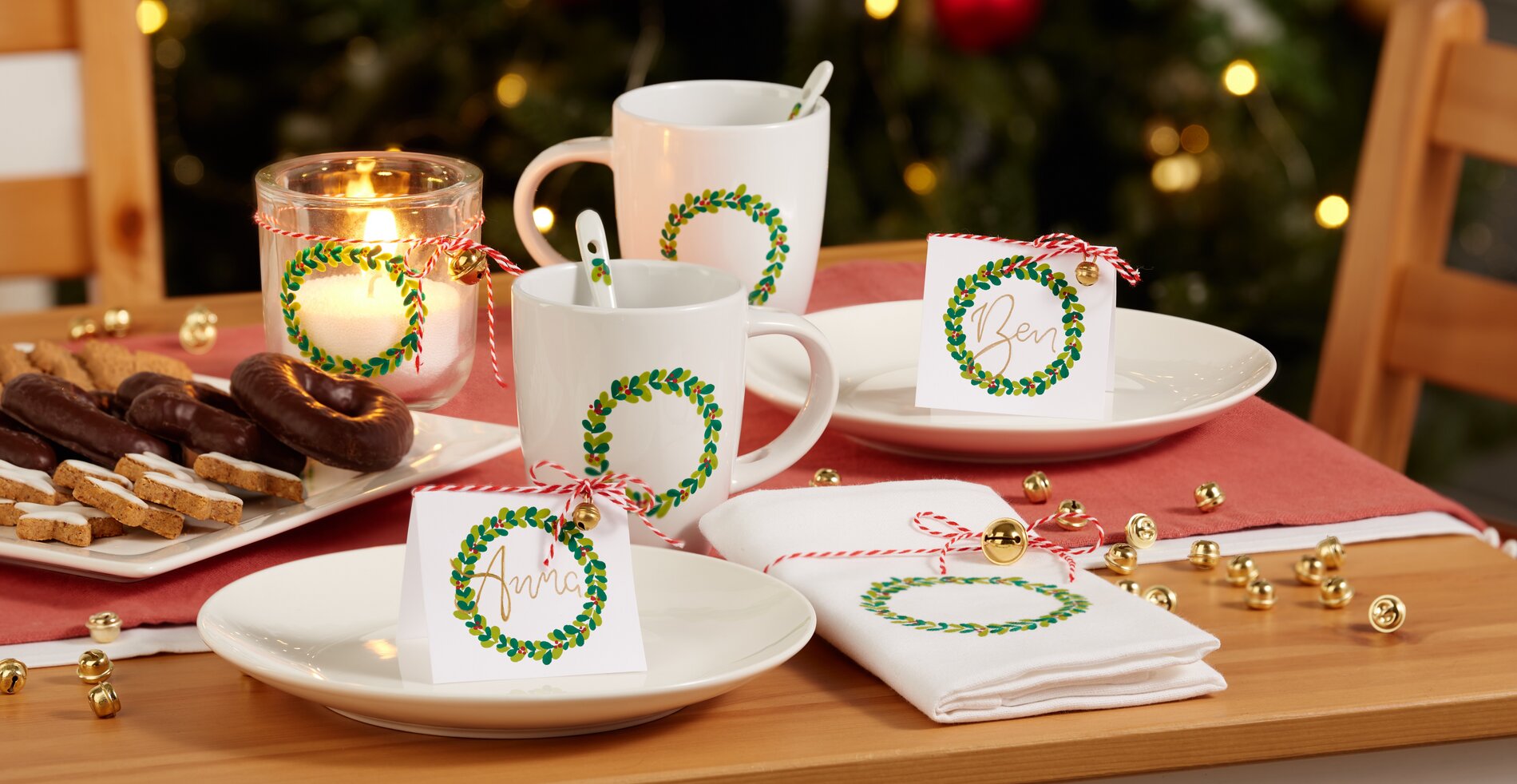 Weihnachtliche Tischszene mit Karin Markern