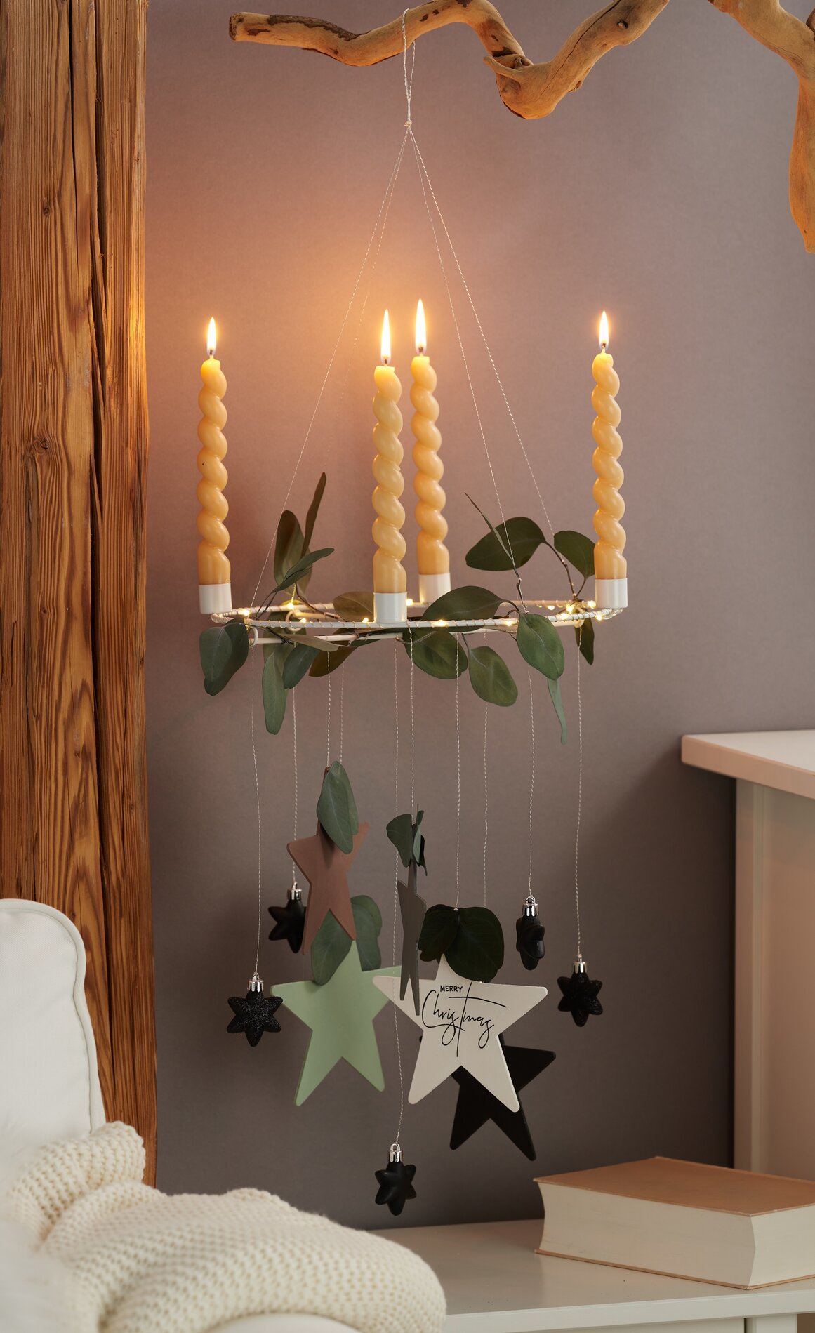 Hängender Adventskranz mit Spiralkerzen
