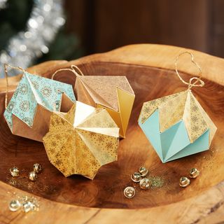 Papierbaumschmuck Origamikugeln