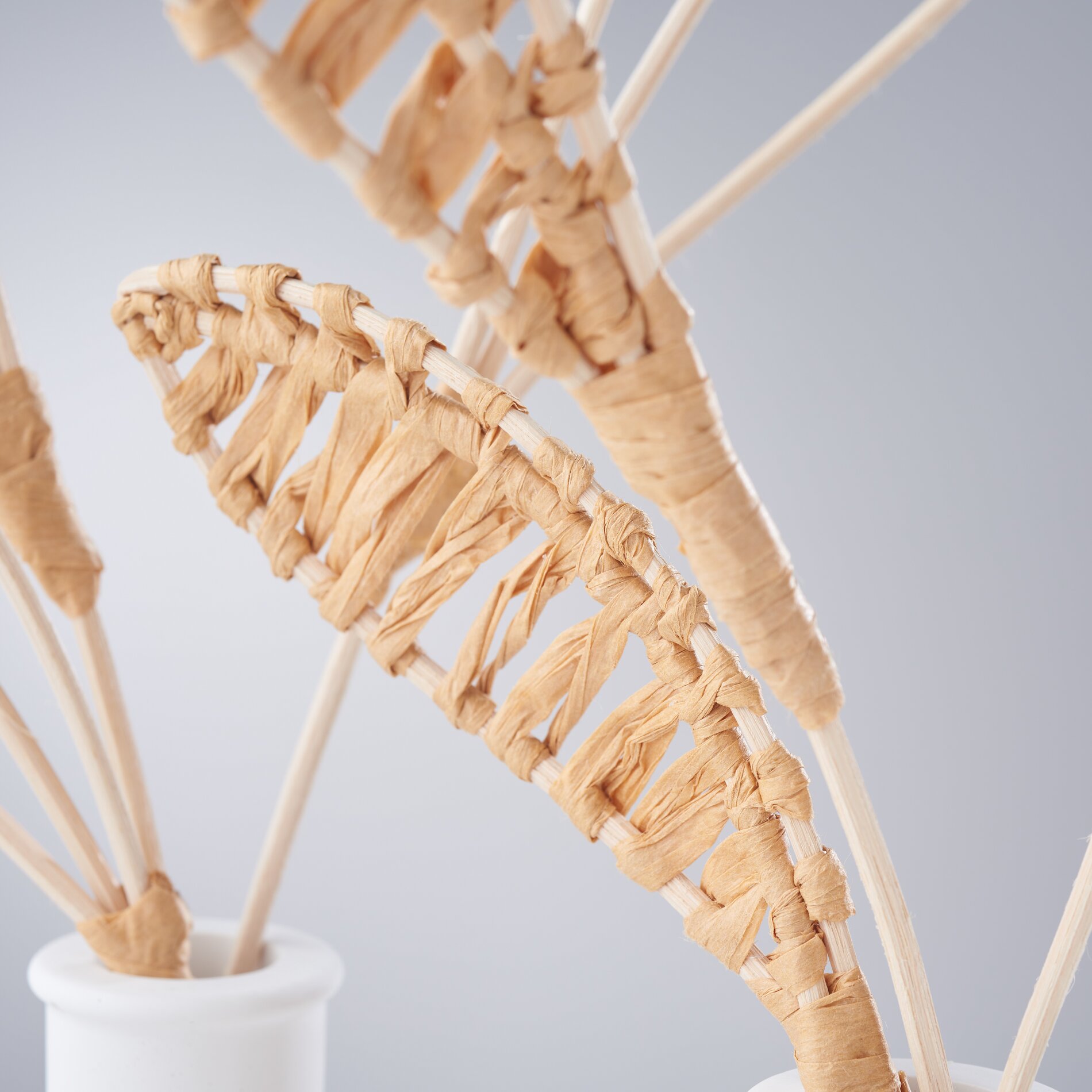 blätter aus raffiabast