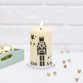 Kreslení svíček s motivem