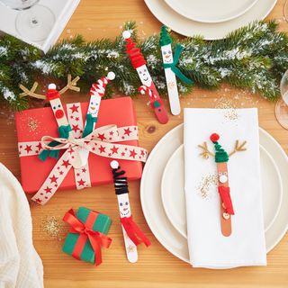 Weihnachtsfiguren aus einfachen Holzspateln
