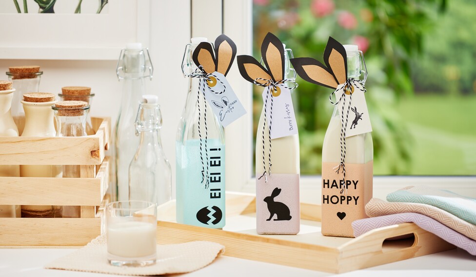 Glasflaschen mit österlichen Motiven beplotten