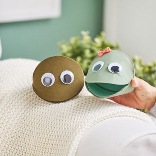 Sew funny fabric frogs