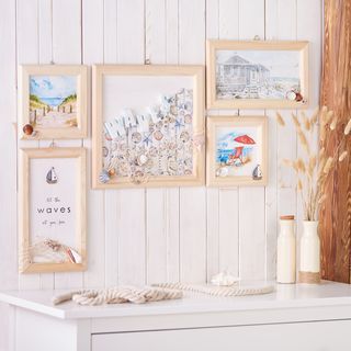 Námořní obrazová koláž s ubrouskovou technikou