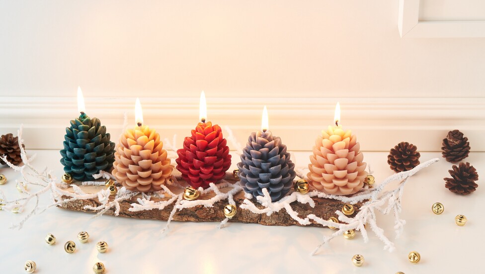 Farbige Zapfen-Kerzen gießen