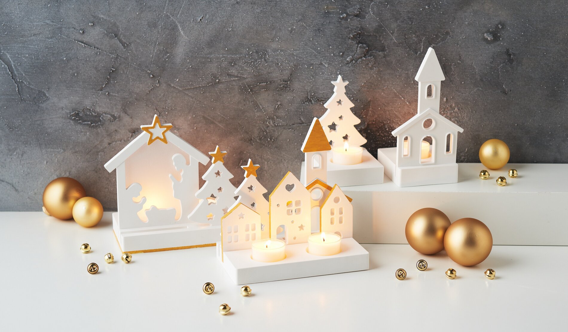 Gegossene beleuchtete Weihnachtsszene