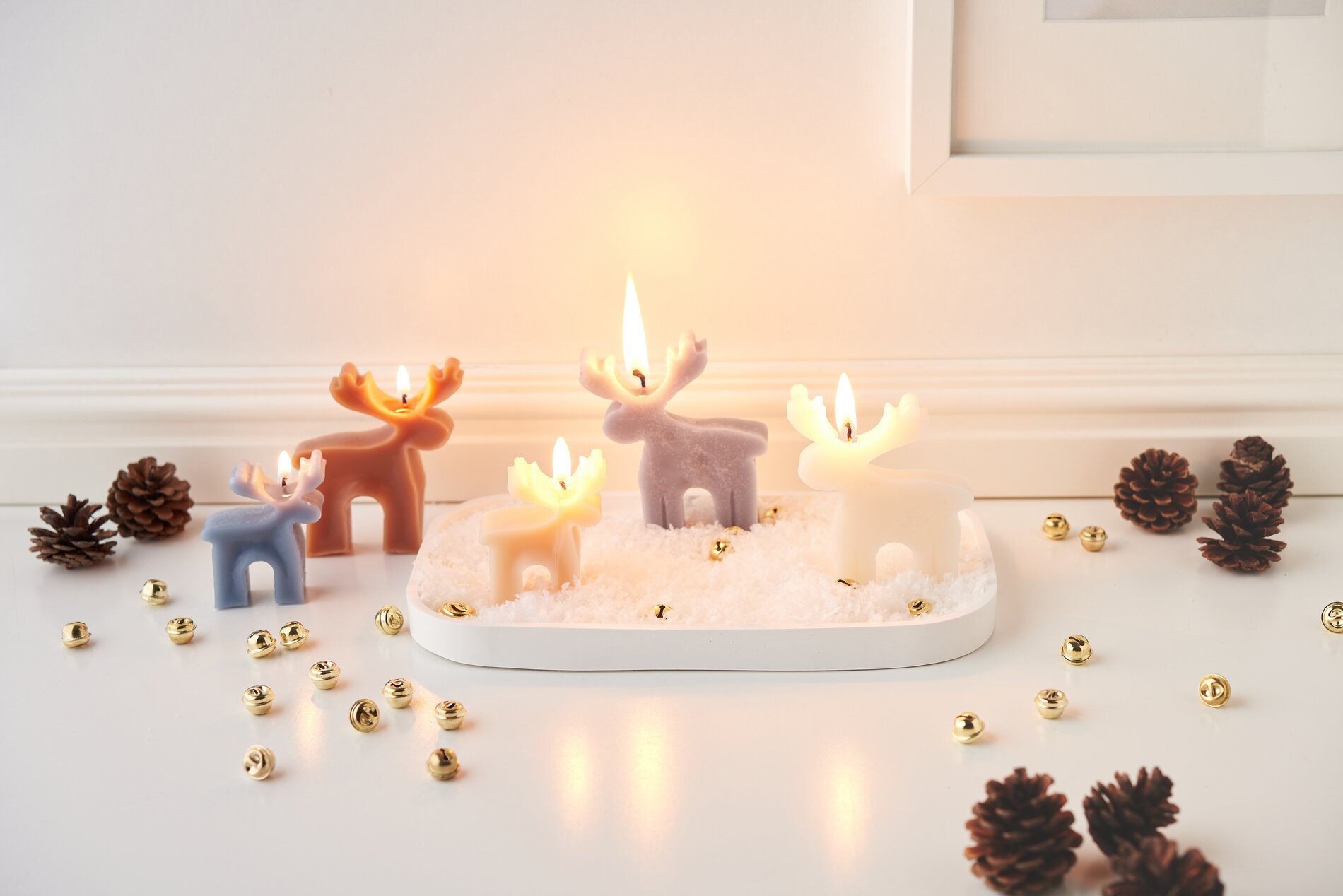 Kerzendesign mit verzierten und gegossenen Kerzen