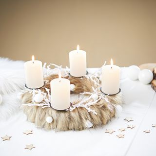 adventskranz mit fell