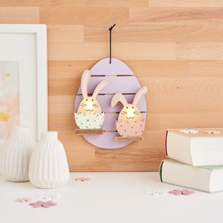 N&aacute;stěnn&aacute; malba velikonočn&iacute;ho zaj&iacute;čka