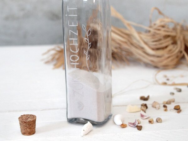 Gecshenkidee zur Hochzeit - Gutschein in Flaschenpost mit Glasgravur