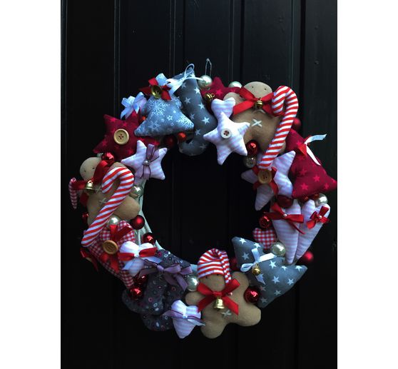 148_Amina_Weihnachtskranz mit Lebkuchenm&auml;nnchen_Kategorie Klassisch