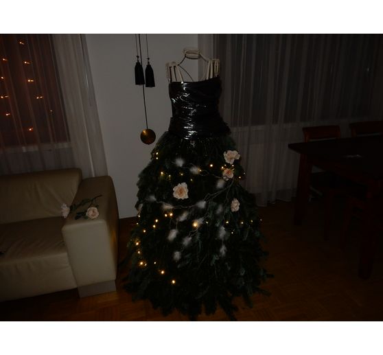 267_Anna_Weihnachtsbaum-Kleid_Kategorie Klassisch