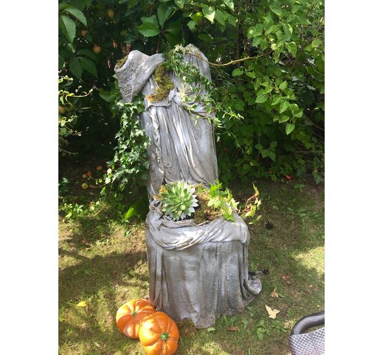 103_Ramona_Gartenstuhl aus Beton