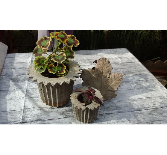 04_Lila10_Pot de fleur en ciment 