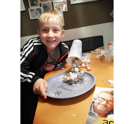 109_Marion_Pl&auml;tzchenteller mit schwebender Tasse