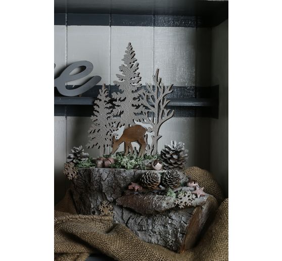 436_julewien_weihnachtliche Deko auf Holzscheit