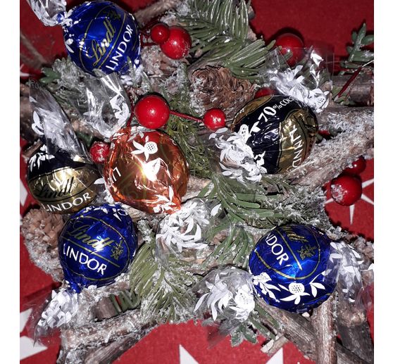 441_Tini83_Adventsgesteck mit Schokokugeln