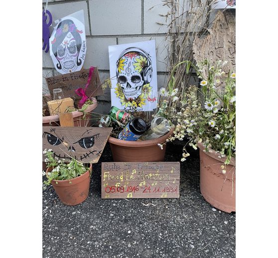 36_Grabschild f&uuml;r Halloween_Halloween nicht zu gruselig