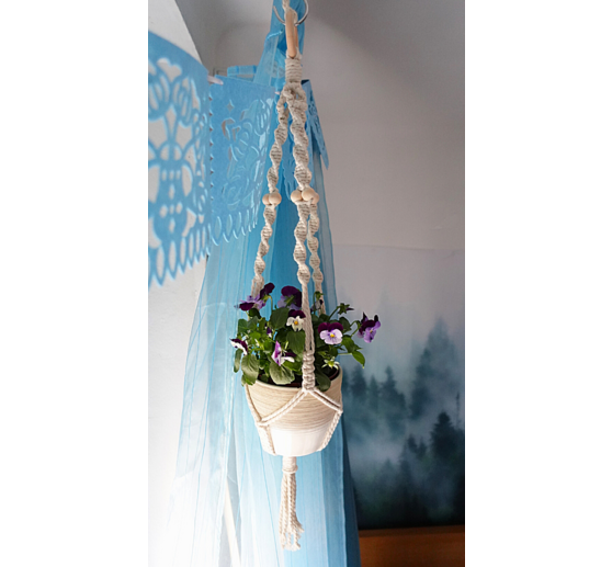 157_Ally S._Blumenampel aus Makramee