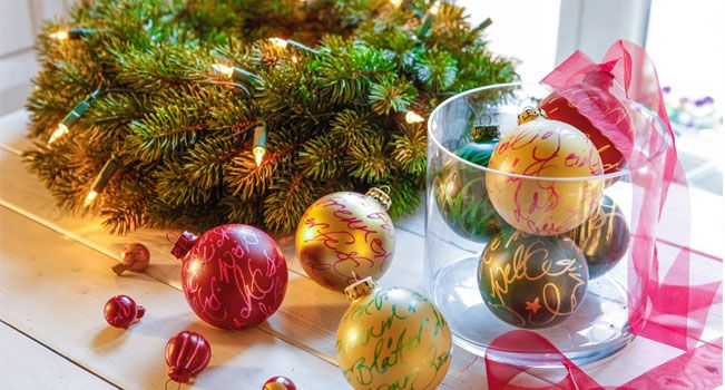 Aus oll&acute;mach toll: Alte Weihnachtsdeko im neuen Gewand mit edding