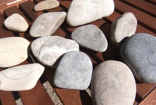 Steine mit Skizzen Steine mit Skizzen