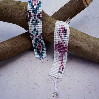 DIY: Upleťte si festivalové náramky z korálků