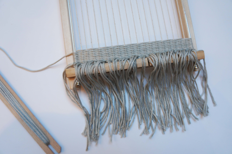 Wandteppich:Reihen weben 2  wadteppich mit hilfe eines Webrahmens selber weben