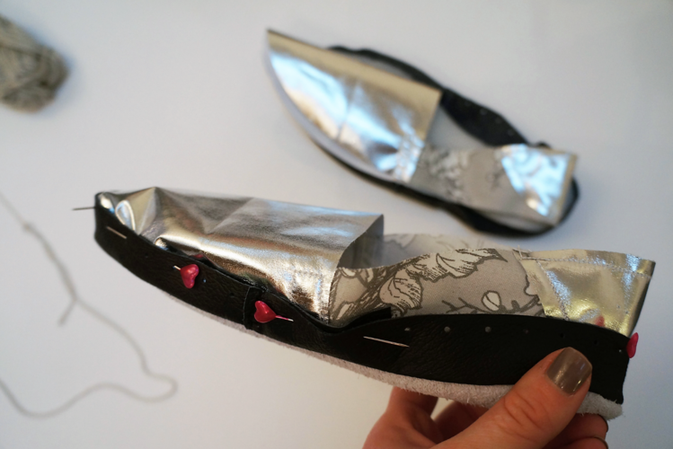 Hausschuhe selber n&auml;hen mit Ledersohle 