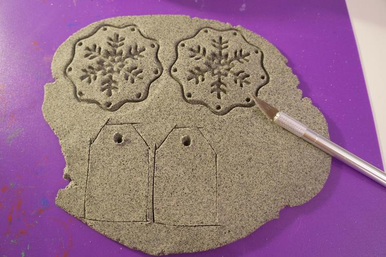 Stoneplast Geschenkanh&auml;nger Formen stempeln und ausschneiden