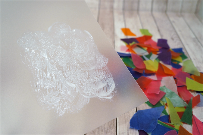 Ostereier für das Fenster: Bastelkleber