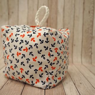 Sew door stoppers in maritime-style