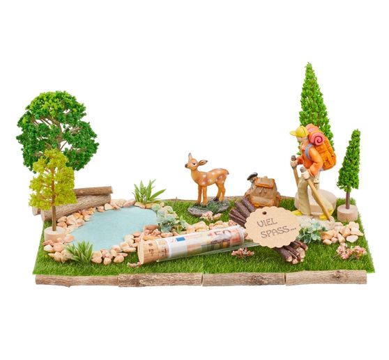 Miniaturní stromek, výška cca 12 cm