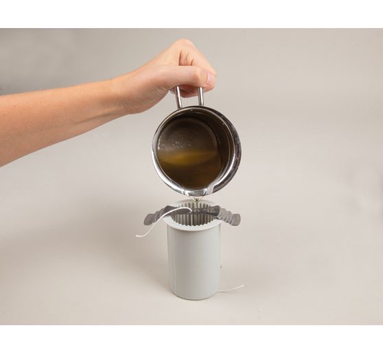 Silikonová ddlévací forma "Drážkovaná sloupková svíčka"