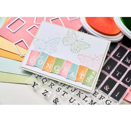 Výseková šablona Sizzix a Clear Stamps "Tab Stamp Alpha by 49 and Market"