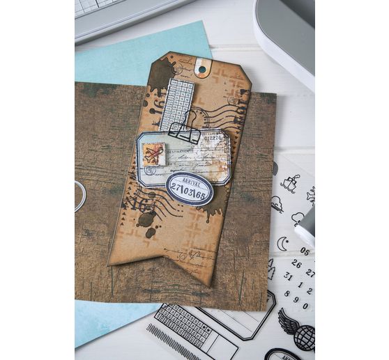 Sizzix Framelits V&yacute;sekov&aacute; &scaron;ablona a Clear Stamps "Globetrotter&rsquo;s Mark by 49 & Market"