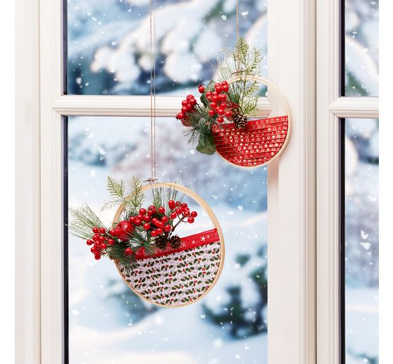 VBS Jedlová větev s bobulemi a šiškami