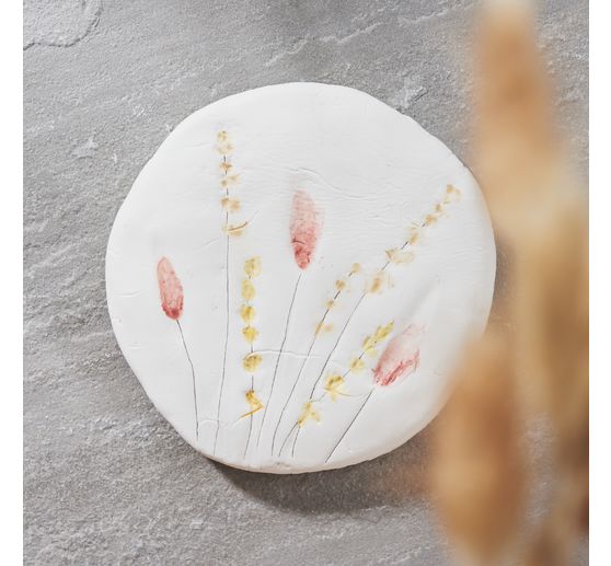 Relief casting hanger