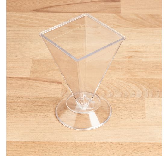 Forma na sv&iacute;čku ve tvaru pyramidy